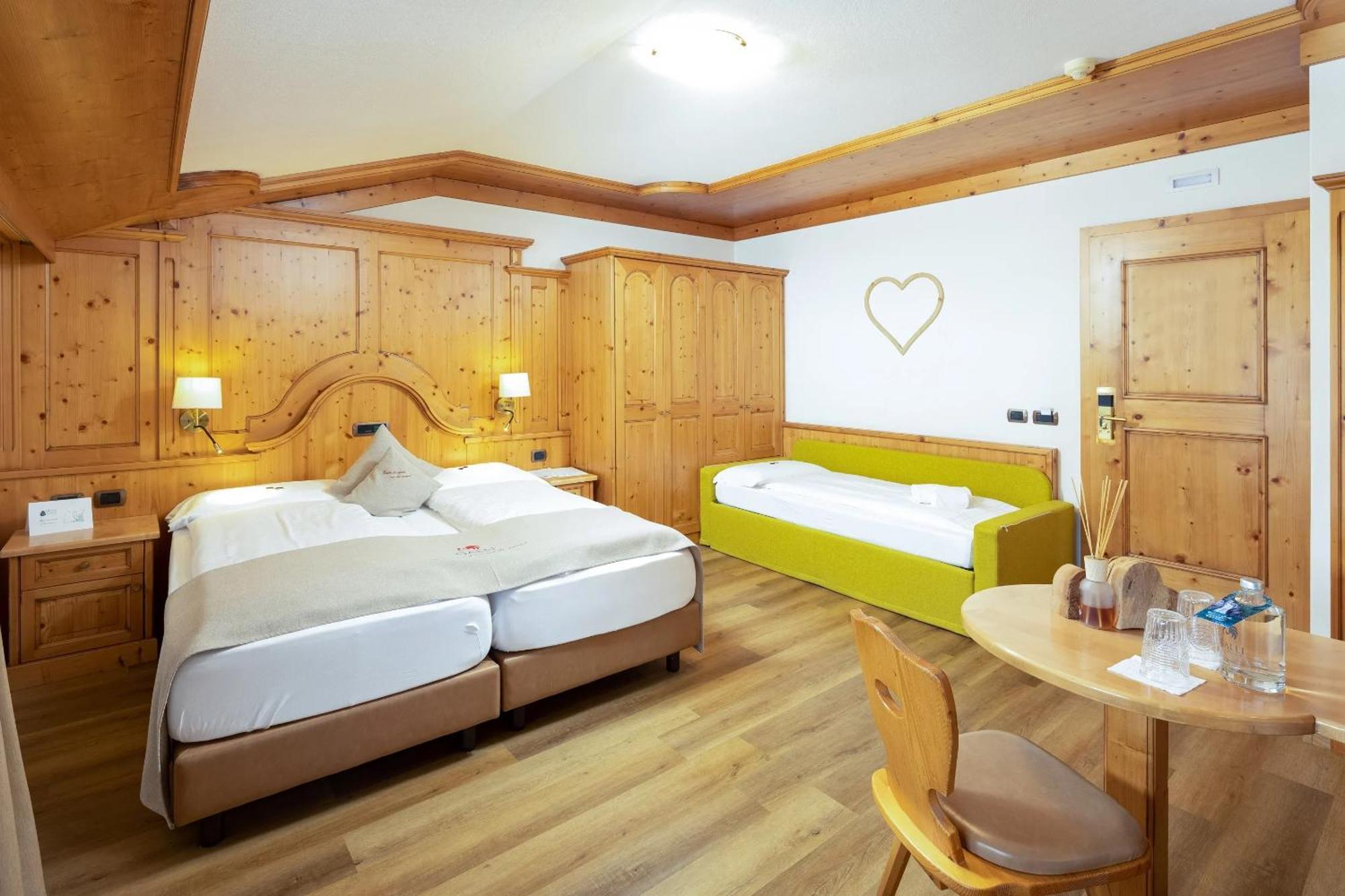 Triple Room,1556475823:JPEG